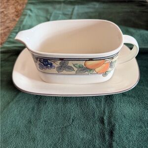 Mikasa Vintage Garden Harvest Gravy Boat with Tray